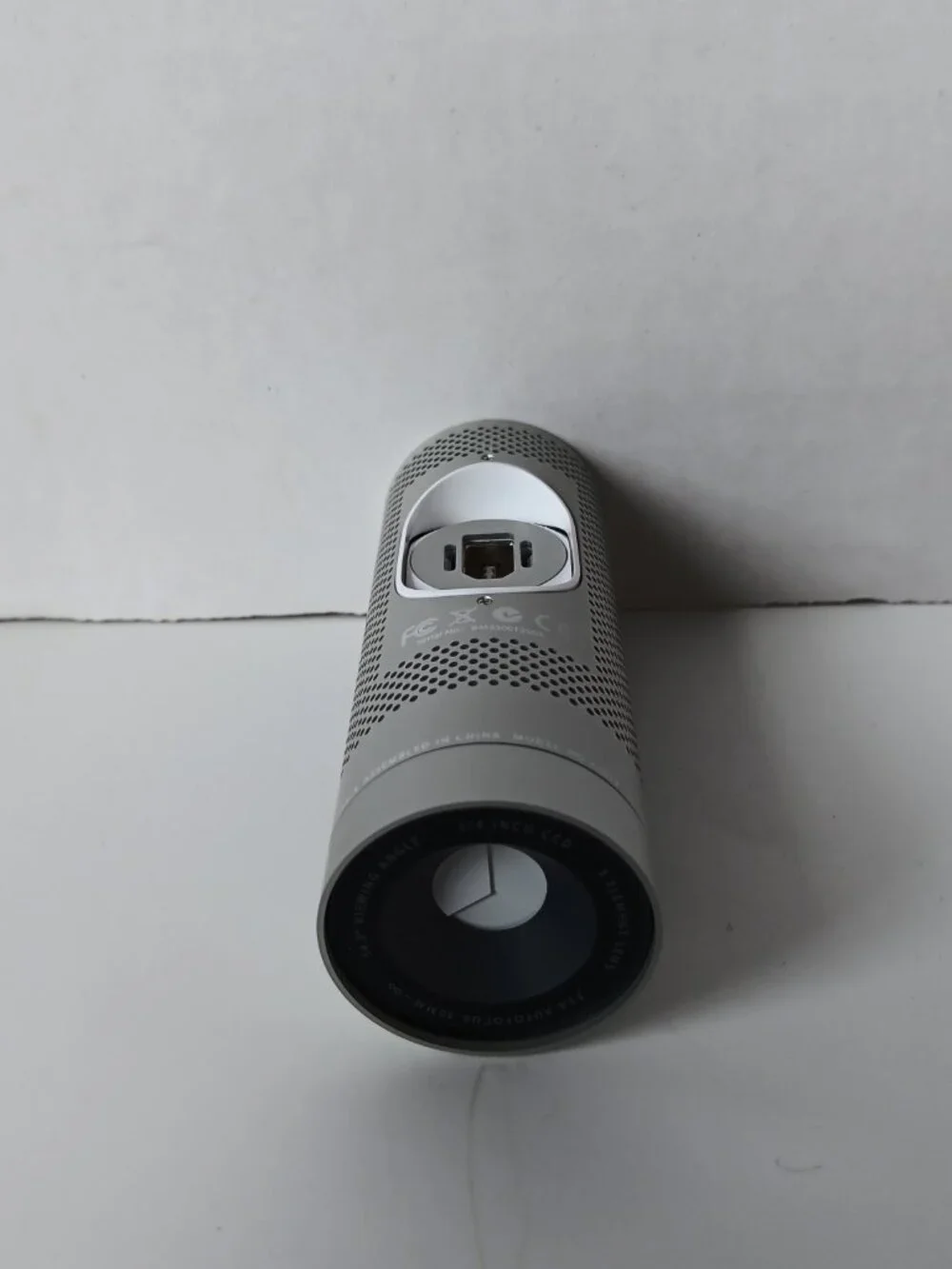 Apple iSight A1023 Silver F2.8 50MM 3-Element Lens FireWire Autofocus Webcam